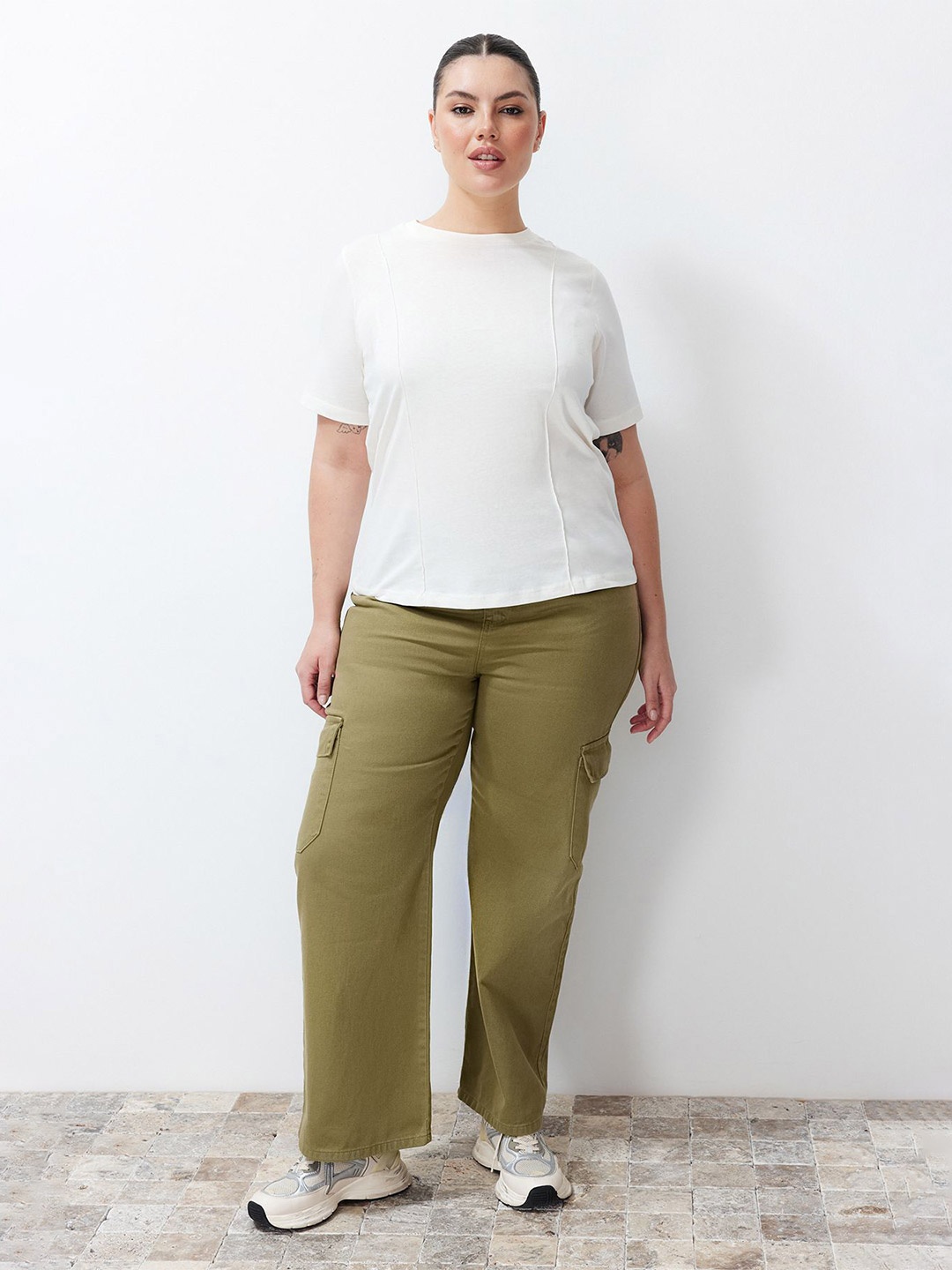 

Trendyol Plus Size Round Neck Pure Cotton T-shirt, White