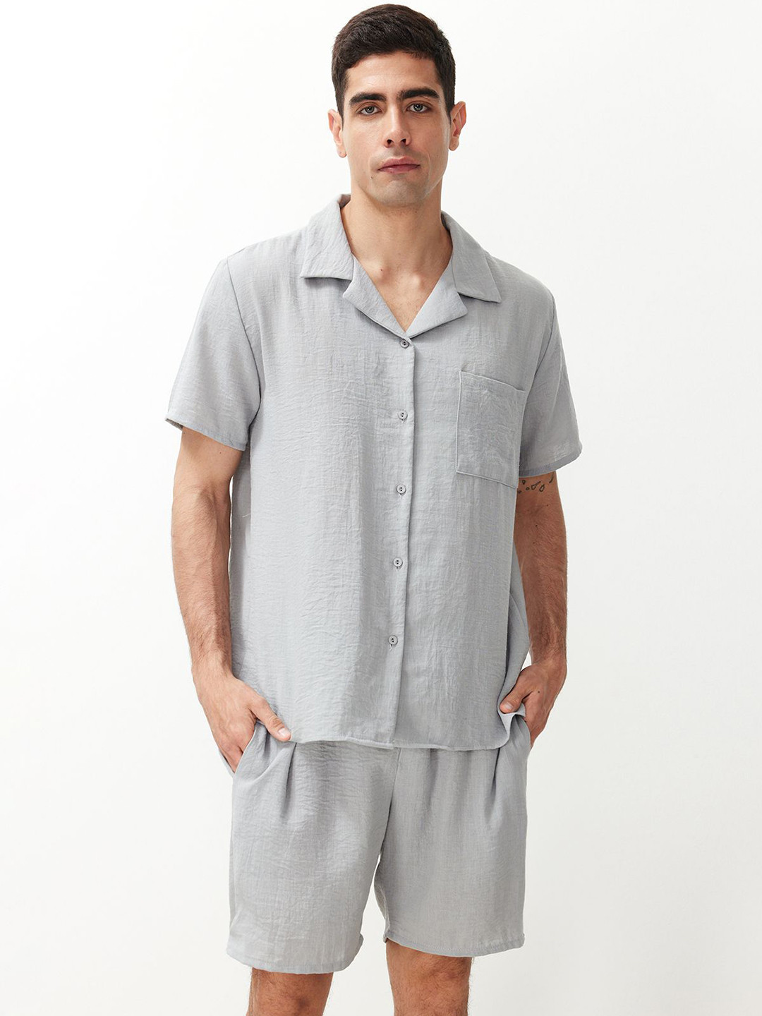 

Trendyol Lapel Collar Short Sleeves Night suit, Grey