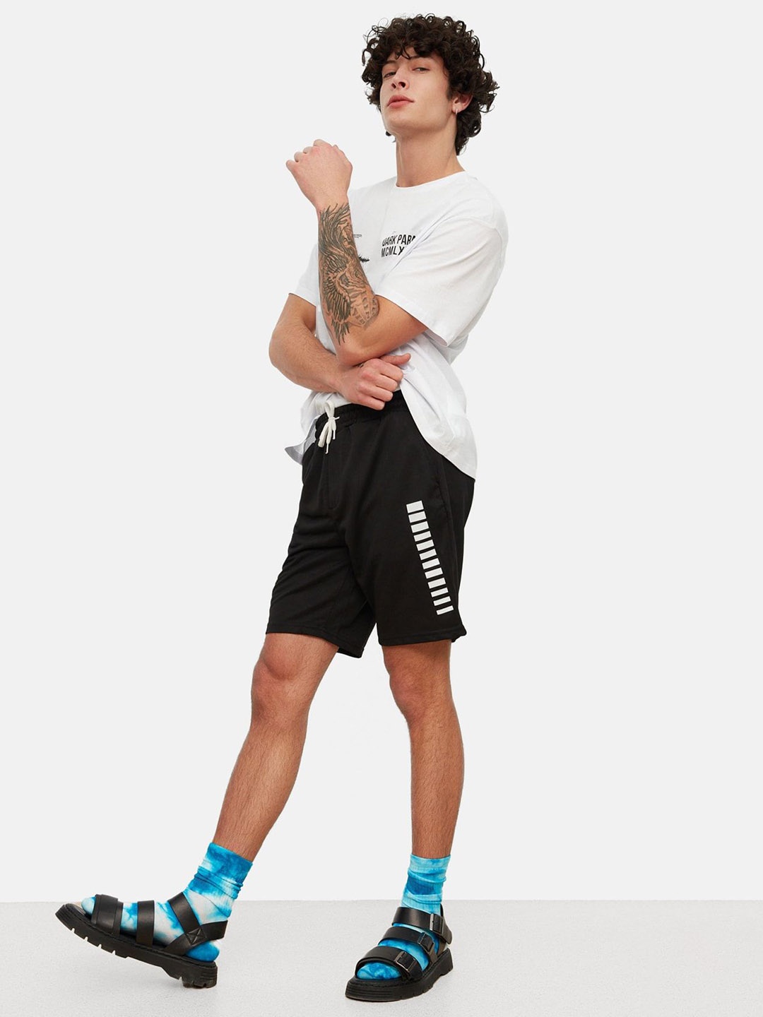 

Trendyol Men Mid Rise Sports Shorts, Black