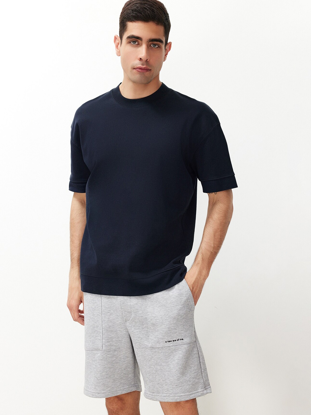 

Trendyol Men Mid-Rise Shorts, Grey