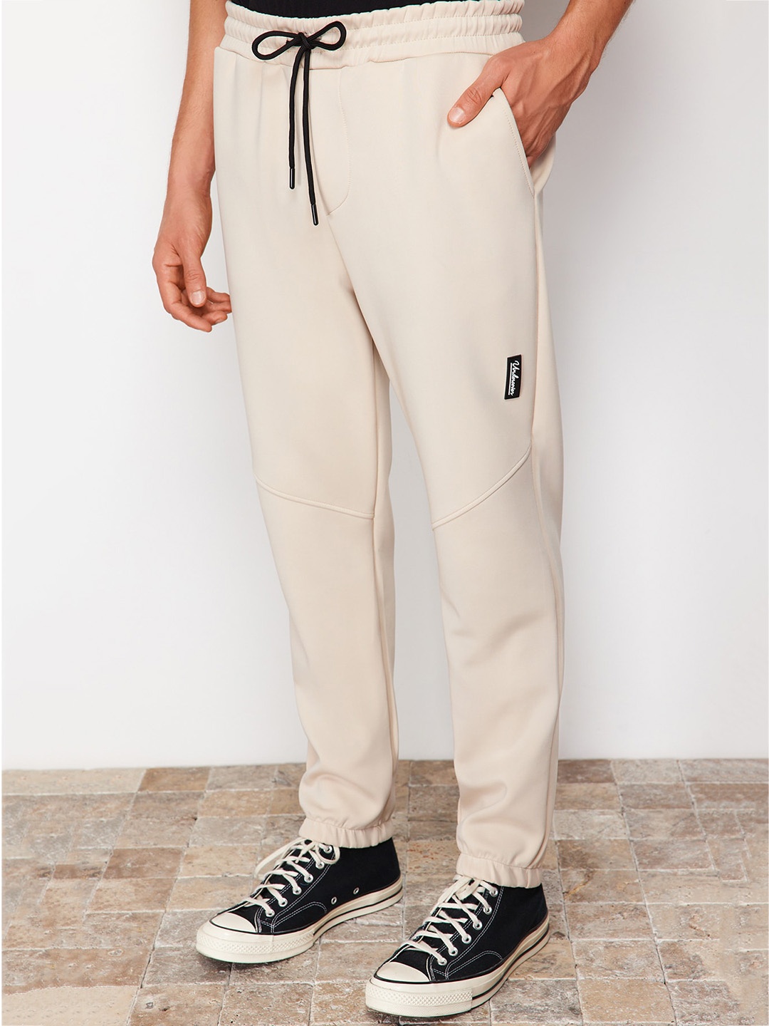 

Trendyol Men Mid Rise Jogger, Na