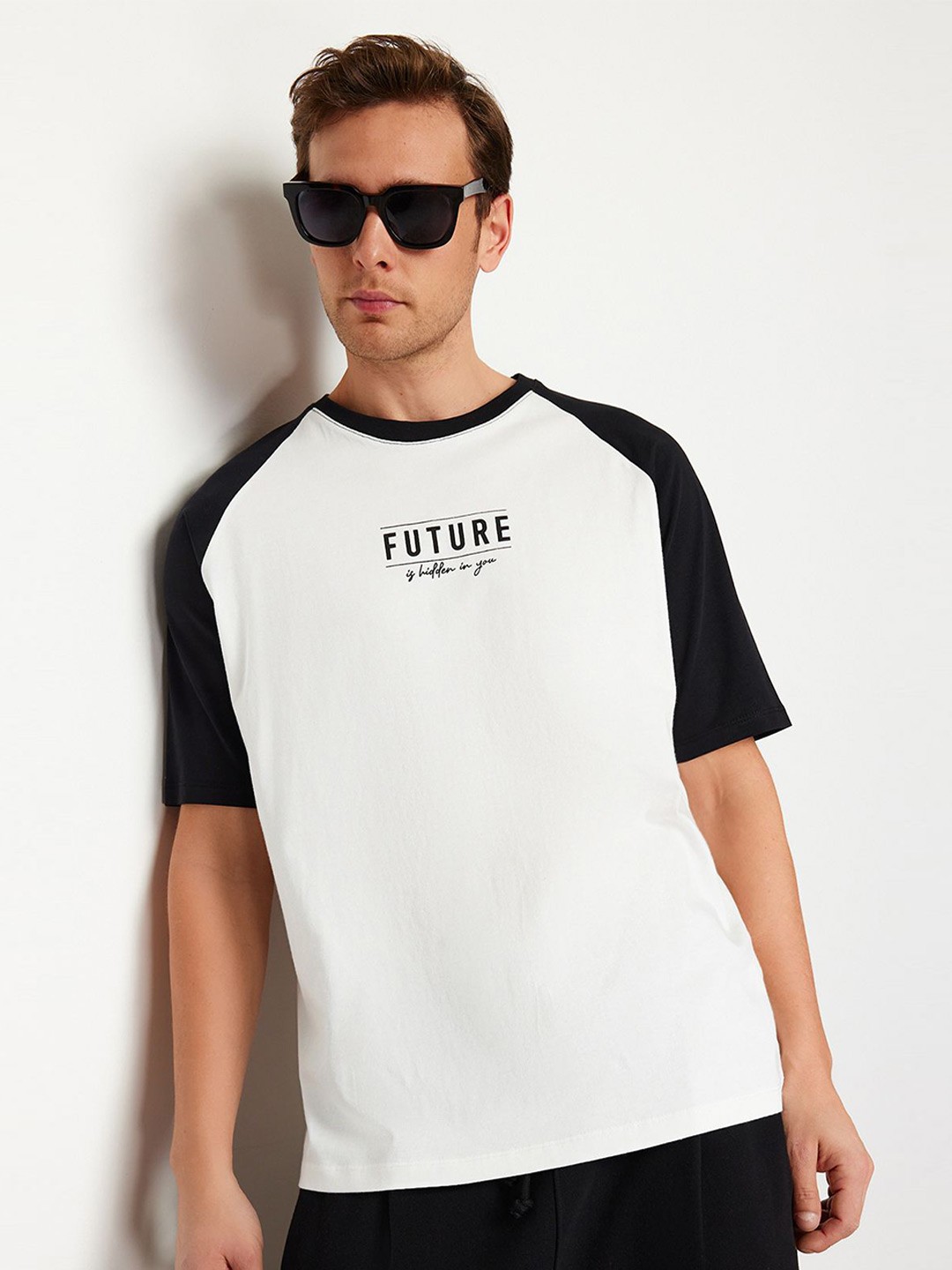 

Trendyol Men Drop-Shoulder Sleeves T-shirt, White
