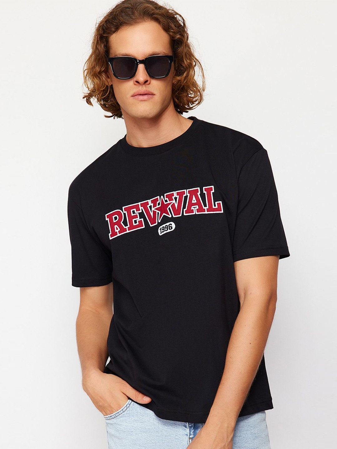 

Trendyol Men Typography Applique T-shirt, Black