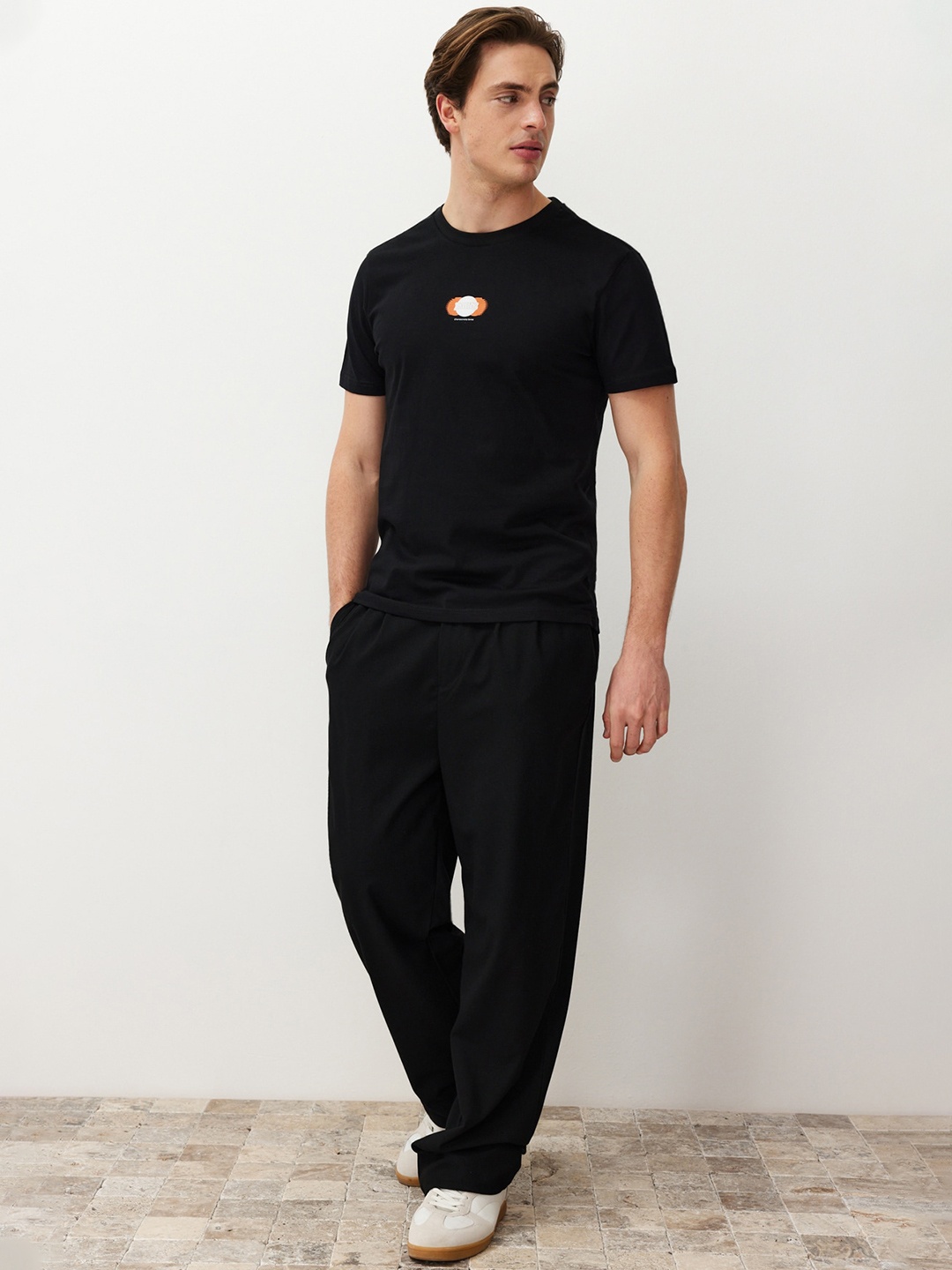 

Trendyol Men Extended Sleeves Pockets T-shirt, Black