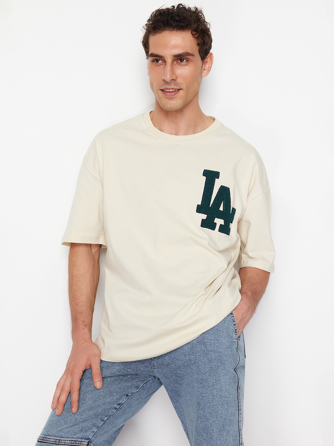 

Trendyol Men Typography Printed Round Neck T-shirt, White