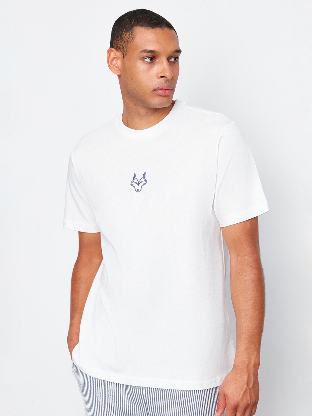 

Trendyol Men Solid Cotton T-shirt, White