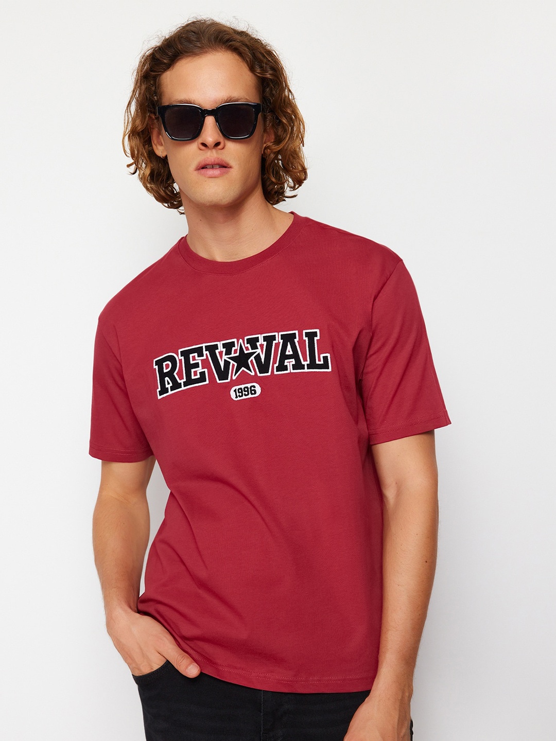 

Trendyol Men Typography Printed T-shirt, Maroon