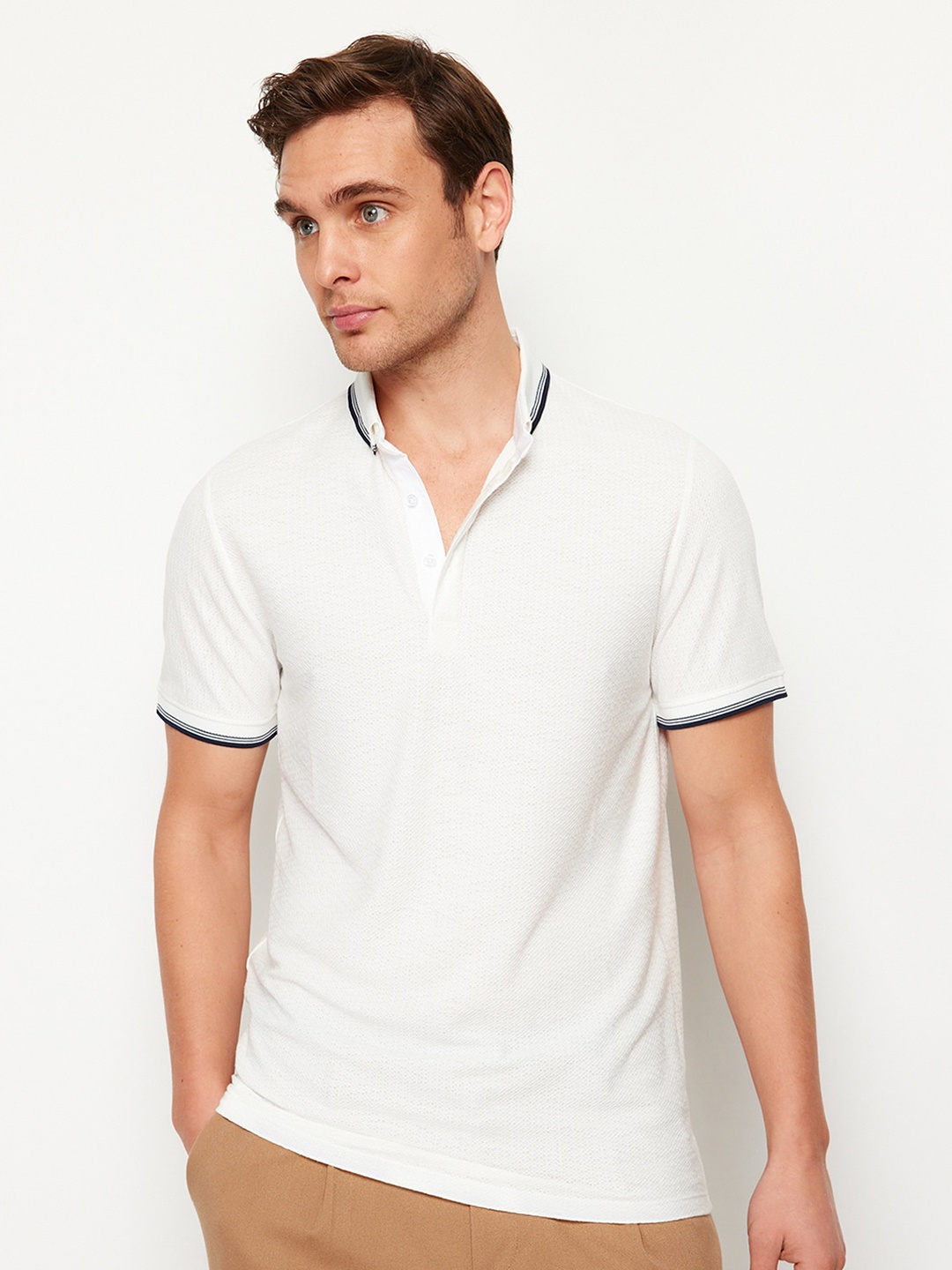 

Trendyol Polo Collar Short Sleeves T-shirt, White