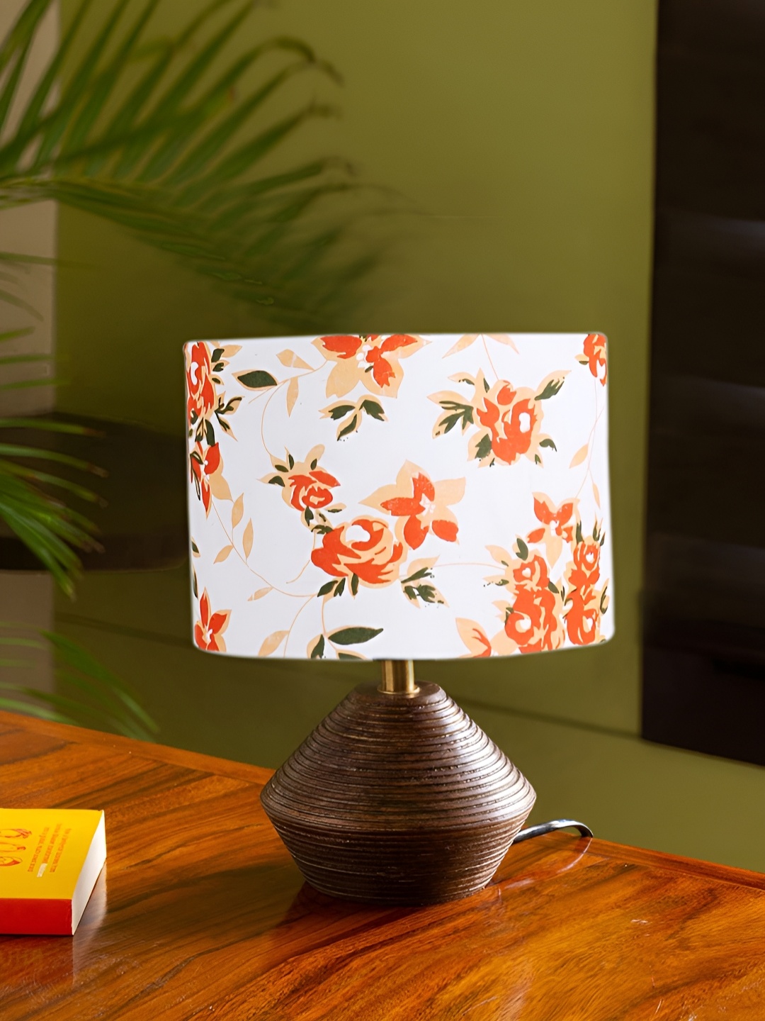 

Devansh Brown & White Printed Wooden Traditional Cylinder Shaped Table Lamp