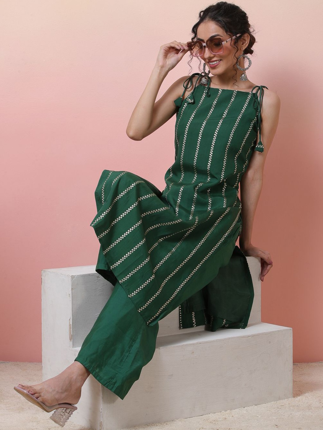 

Sangria Striped Sleeveless Chanderi Silk Straight Kurta With Palazzos, Green