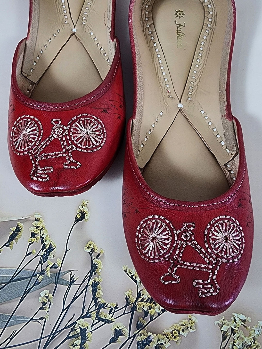 

Fulkari Embellished Round Toe Leather Mojaris, Red