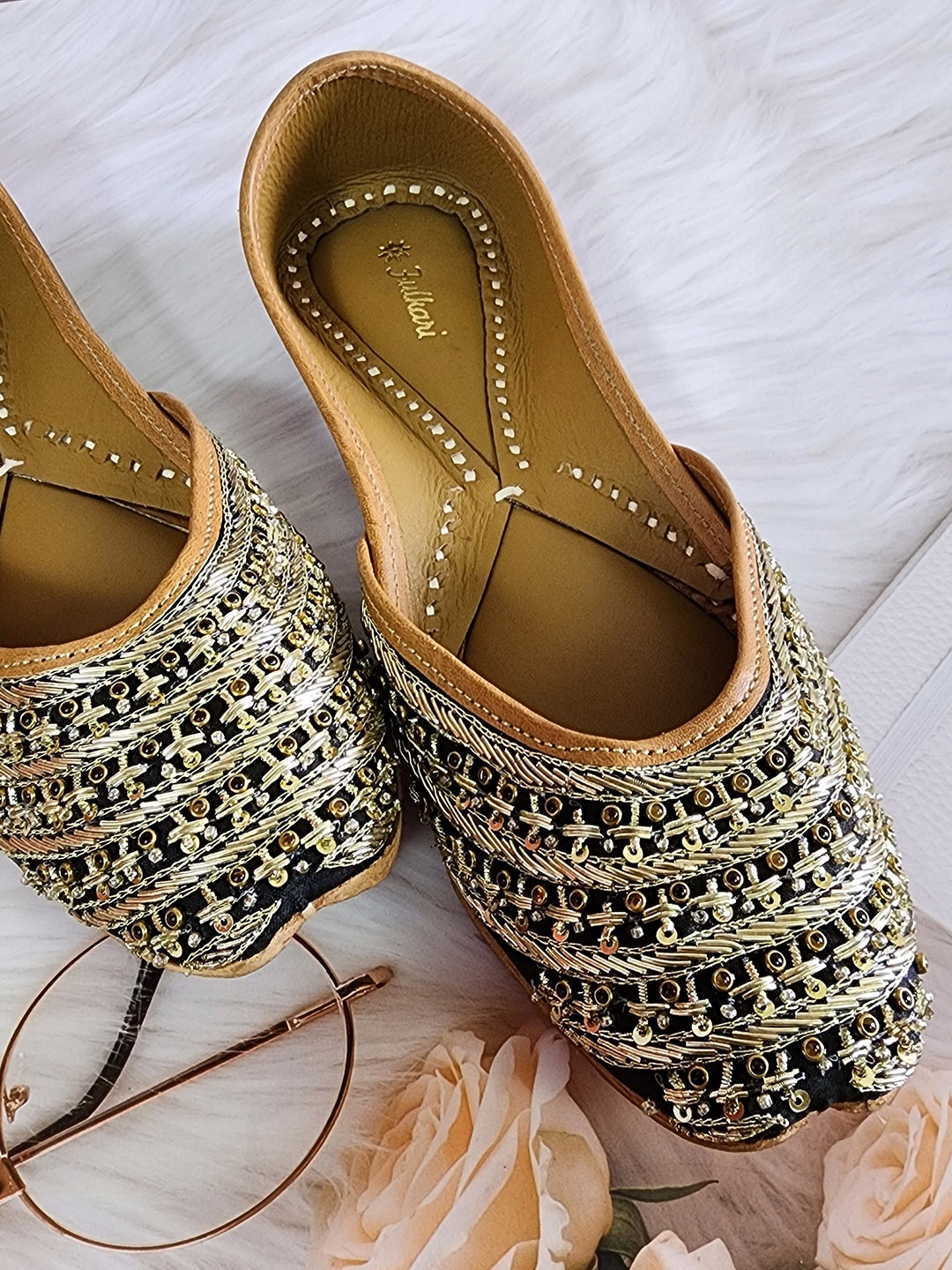

Fulkari Embellished Round Toe Leather Mojaris, Black