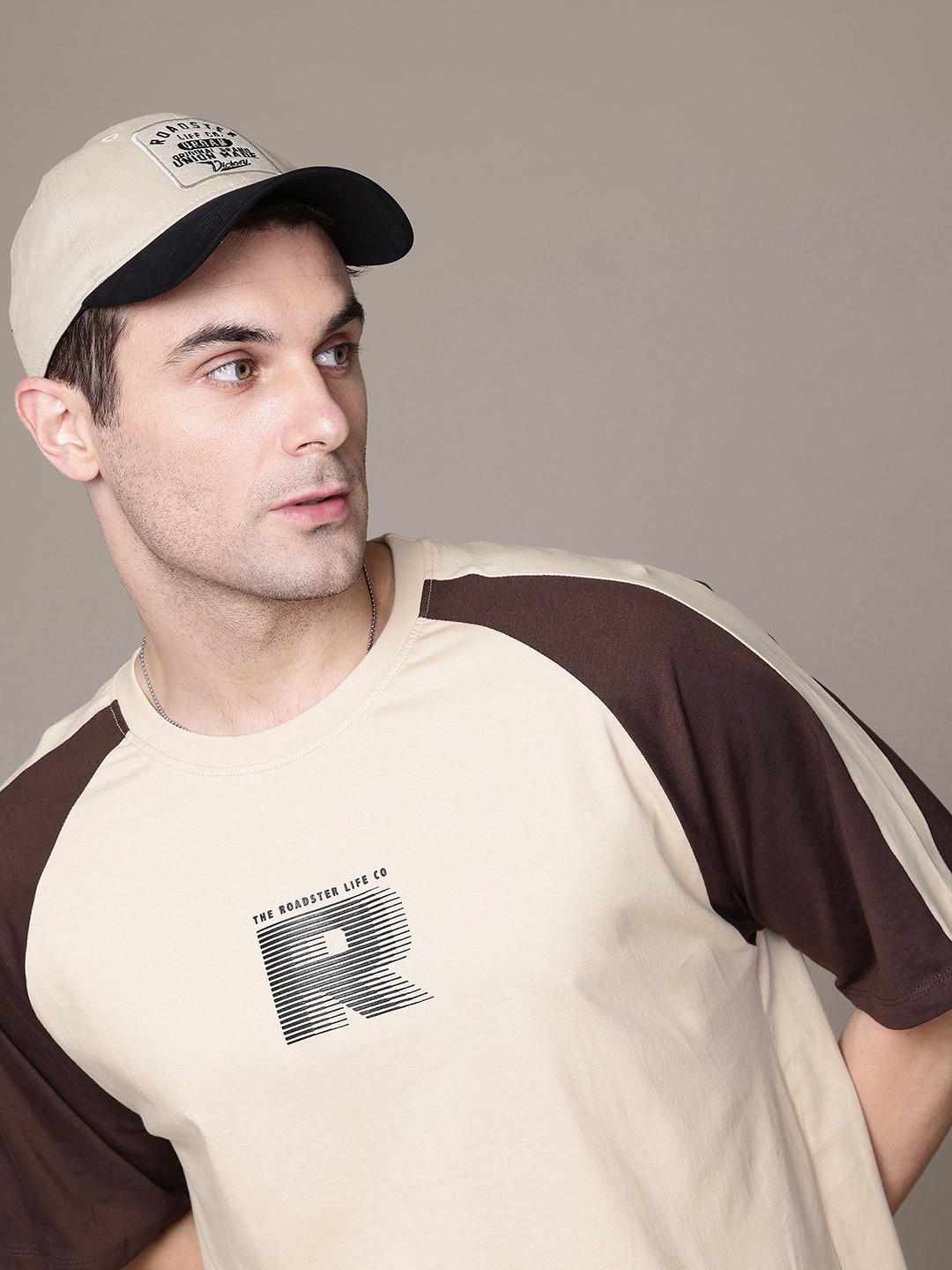 

The Roadster Lifestyle Co. Men Brand Logo Printed Pure Cotton Relaxed Fit T-shirt, Beige