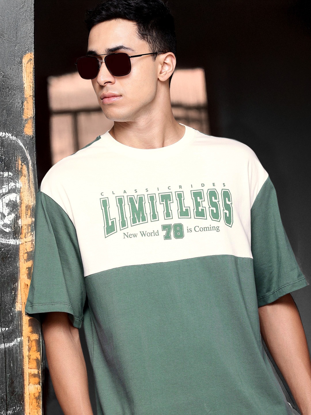 

The Roadster Lifestyle Co. Men Colourblocked Relaxed Fit Pure Cotton T-shirt, Green