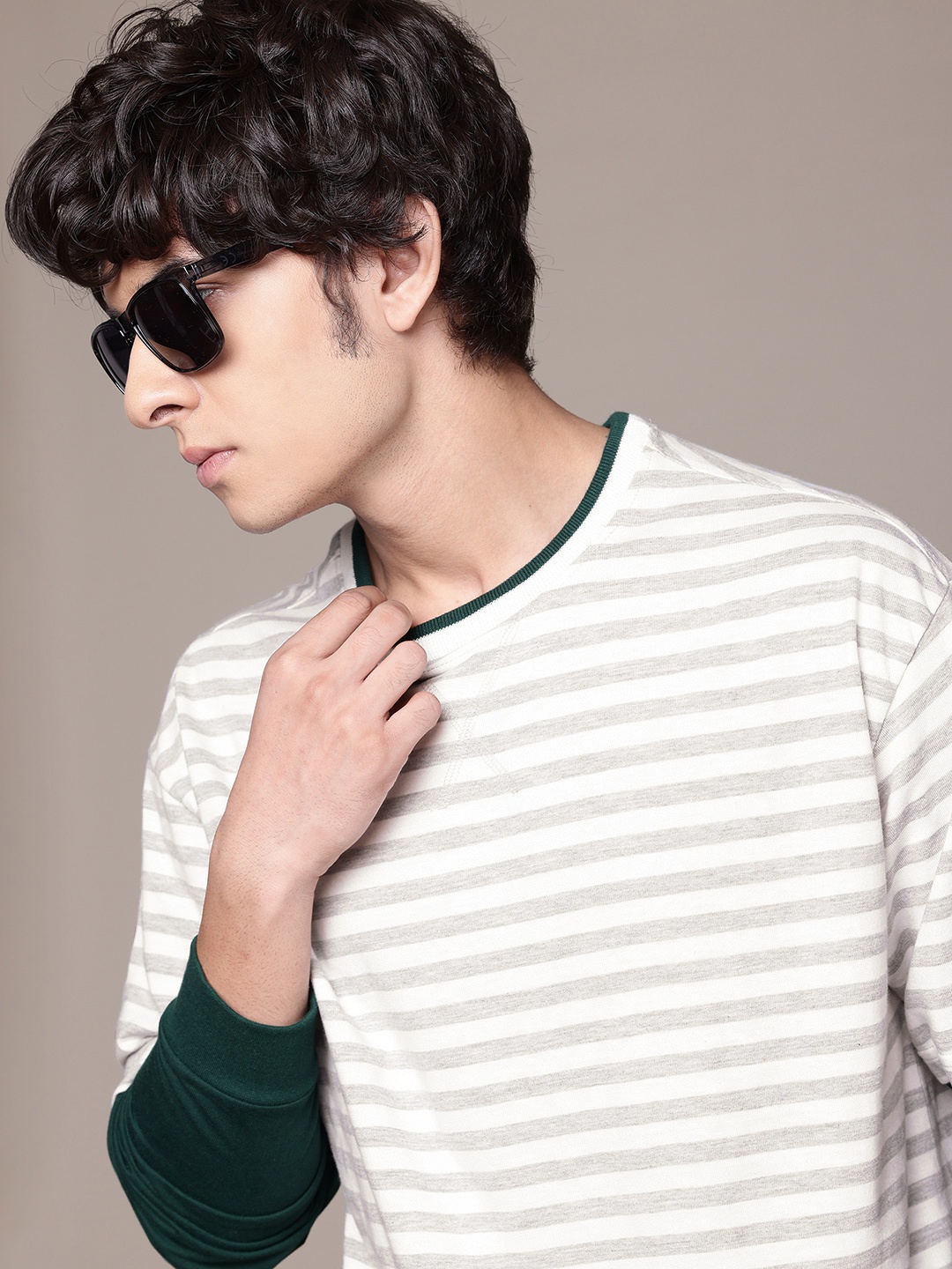 

Roadster Striped Relaxed Fit Drop-Shoulder Sleeves T-shirt, White