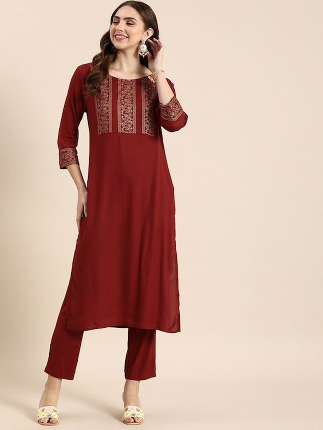 

kipek Floral Yoke Design Round Neck Straight Kurta with Trouser, Maroon