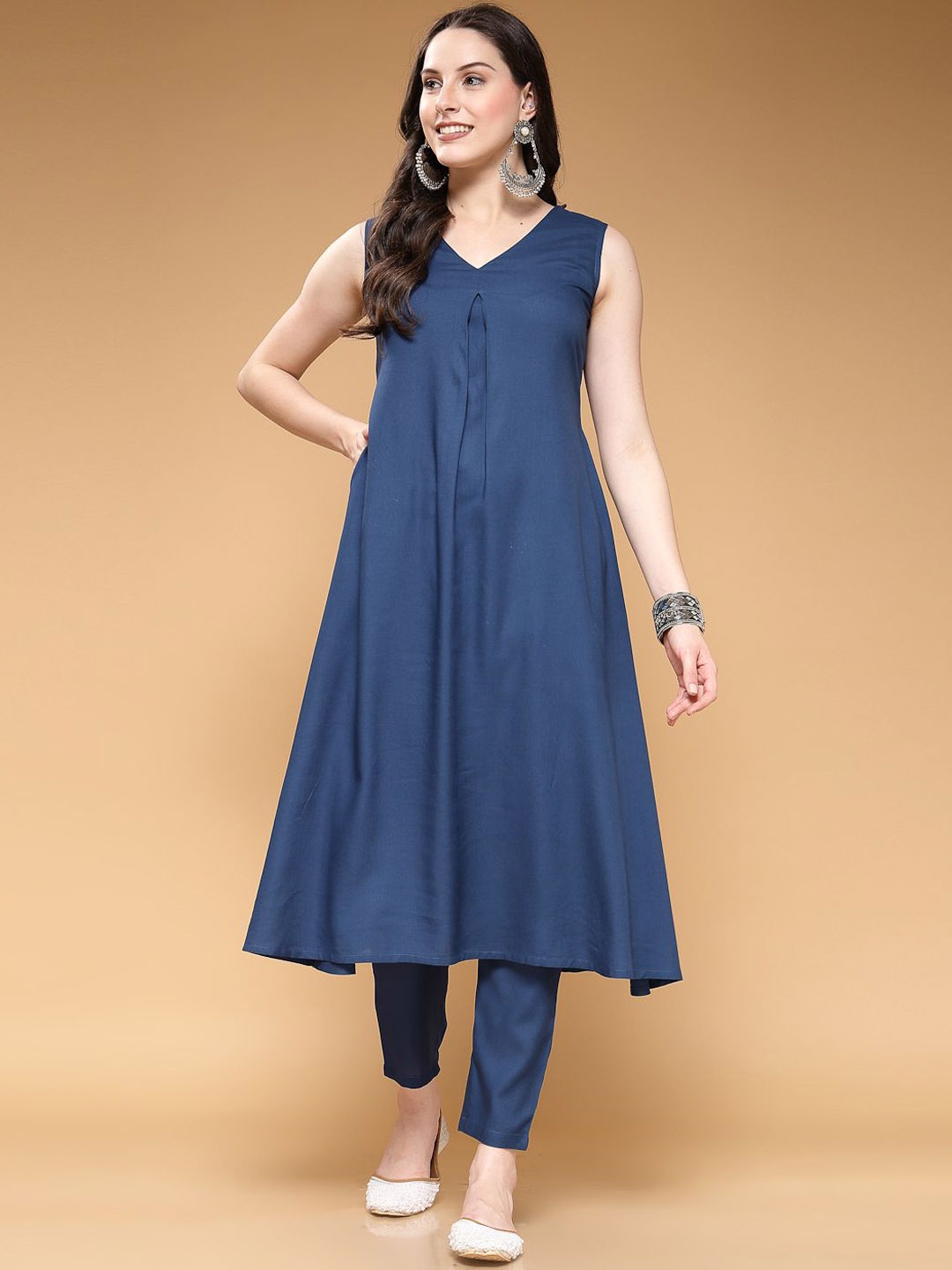 

kipek Teal-Blue V-Neck Sleeveless Anarkali Kurta with Palazzo