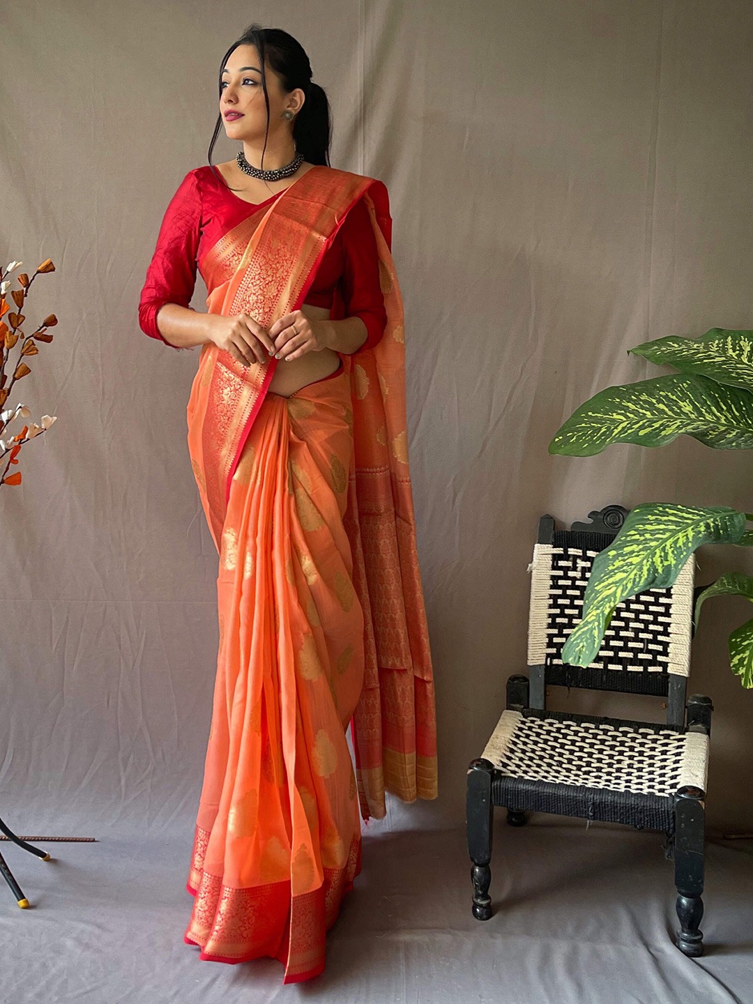 

DEVATITHI Woven Design Zari Saree With Blouse Piece, Peach
