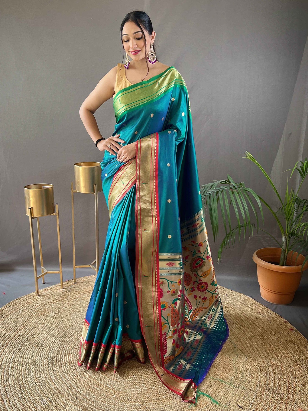 

DEVATITHI Woven Design Paithani Saree, Lime green