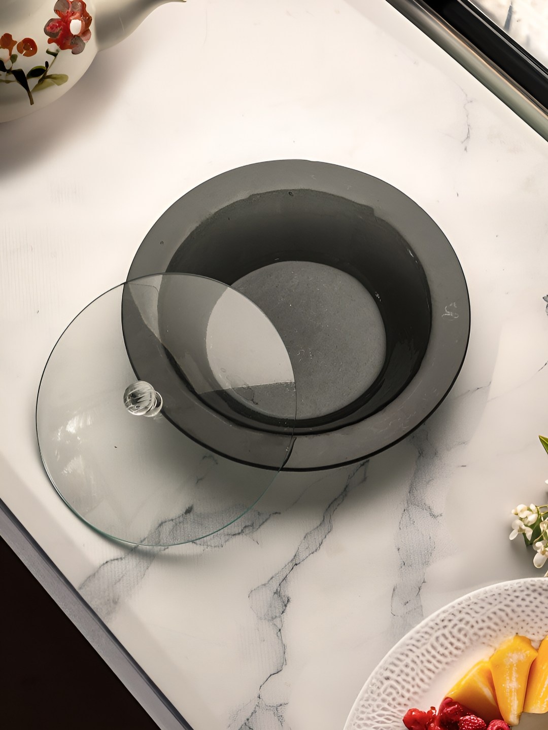 

Troveas Black & Transparent Glass Pasta Bowl With Lid