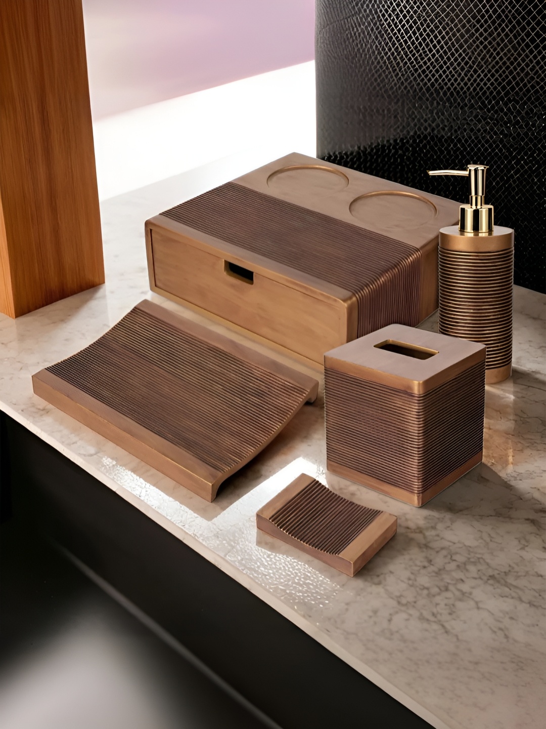 

UMAI Brown 5 Pieces Textured Bath Contemporary Matte Finish Accessories Set