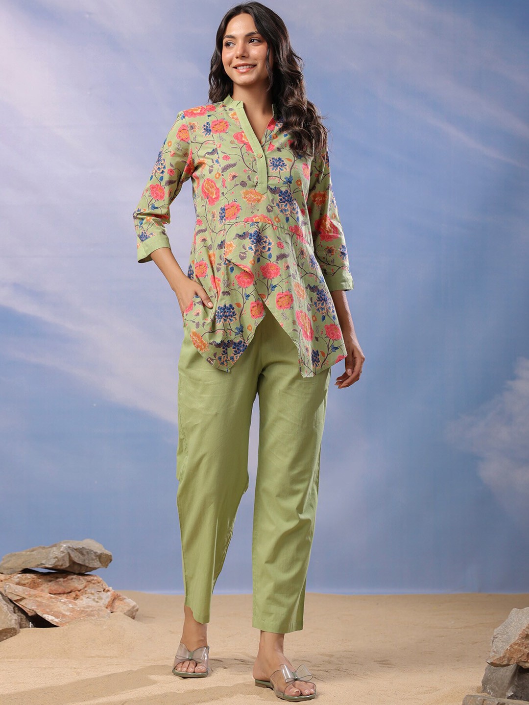 

JISORA Green Floral Printed Mandarin Collar Pure Cotton Top With Trousers