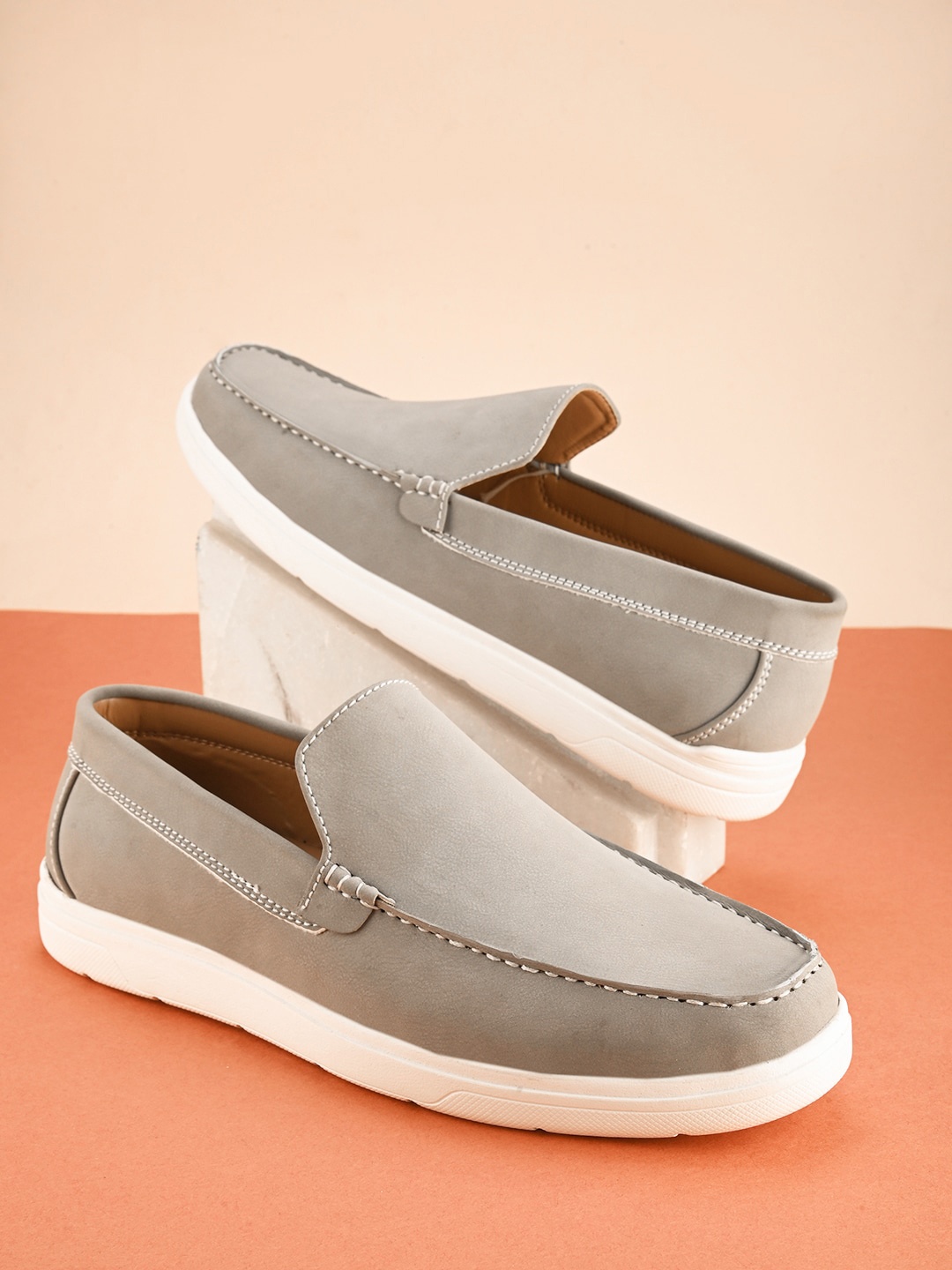 

Mast & Harbour Men Colourblocked Slip-On Sneakers, Grey melange