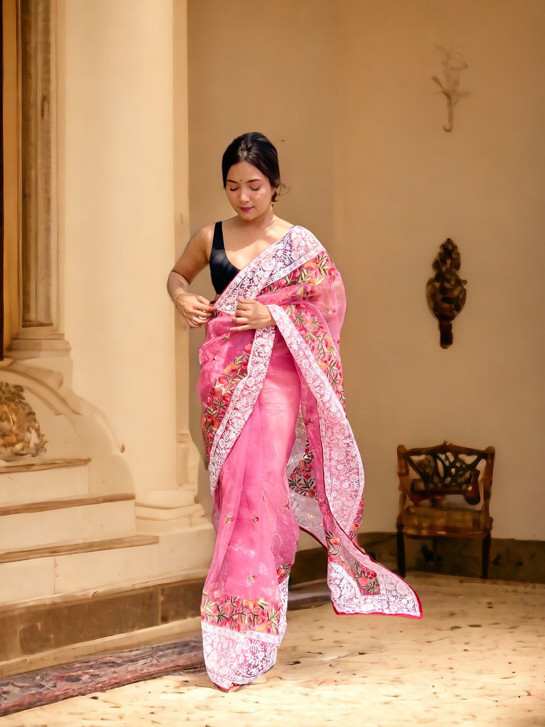 

VAMSEE Ethnic Motifs Embroidered Organza Saree, Pink