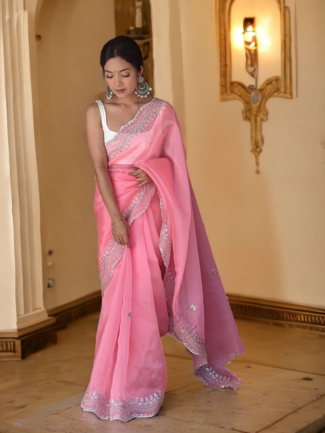 

VAMSEE Ethnic Motifs Sequinned Organza Saree, Pink