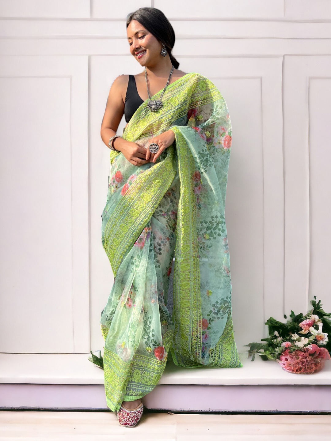 

VAMSEE Ethnic Motifs Embroidered Organza Saree, Green