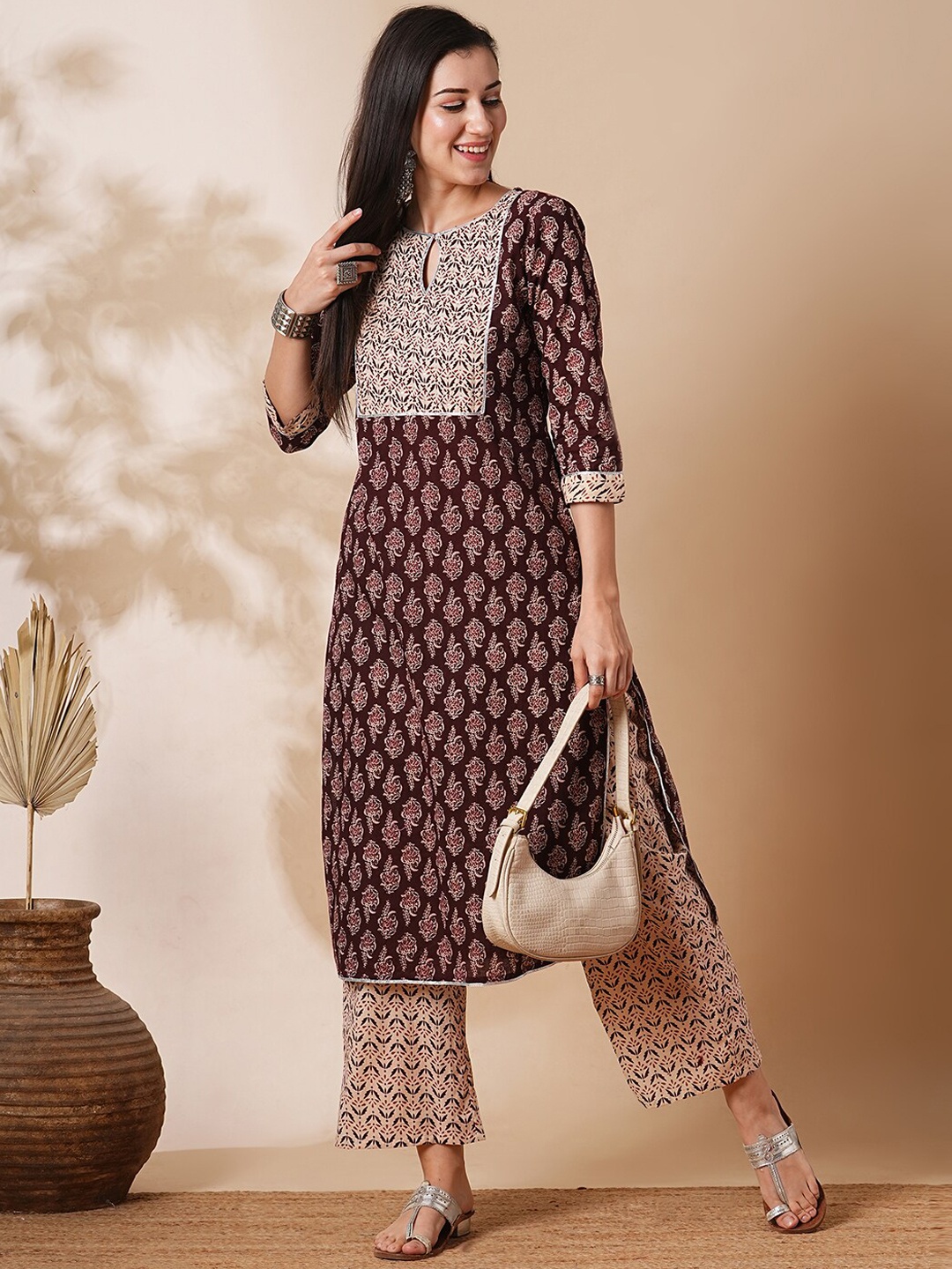 

Globus Floral Printed Keyhole Neck Sequinned Pure Cotton Straight Kurta with Trousers, Maroon