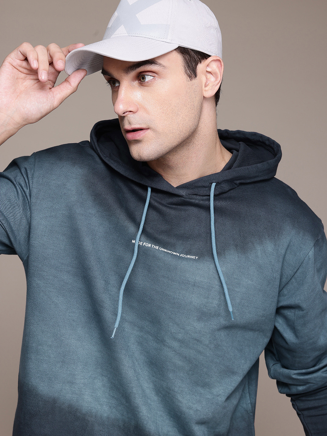 

The Roadster Lifestyle Co. Men Dyed Pure Cotton Sweatshirt, Navy blue