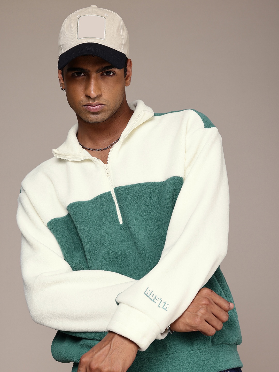 

The Roadster Life Co. Mock Collar Colourblocked Fuzzy Sweatshirt, Off white