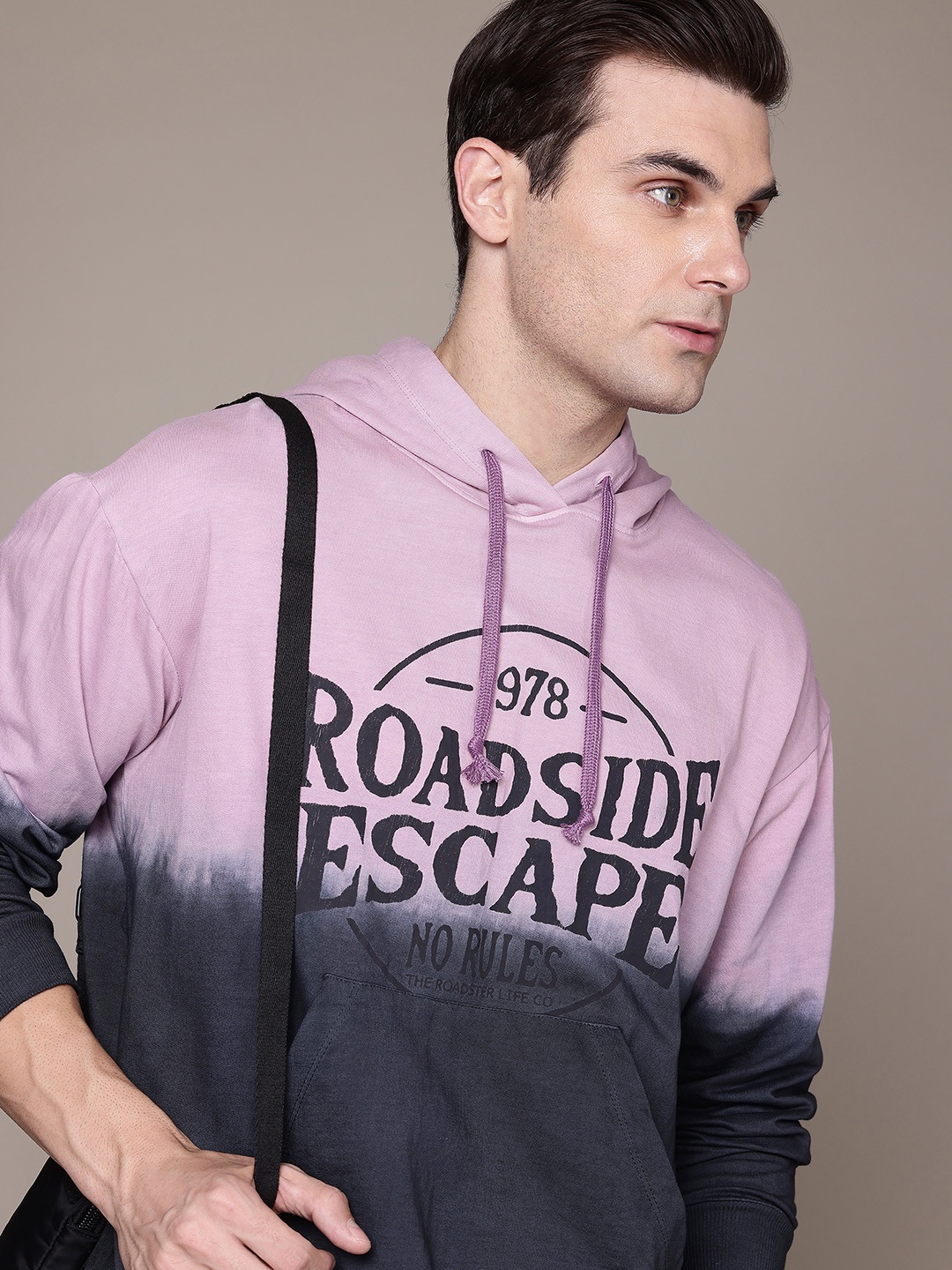 

The Roadster Lifestyle Co. Men Printed Pure Cotton Relaxed Sweatshirt, Mauve