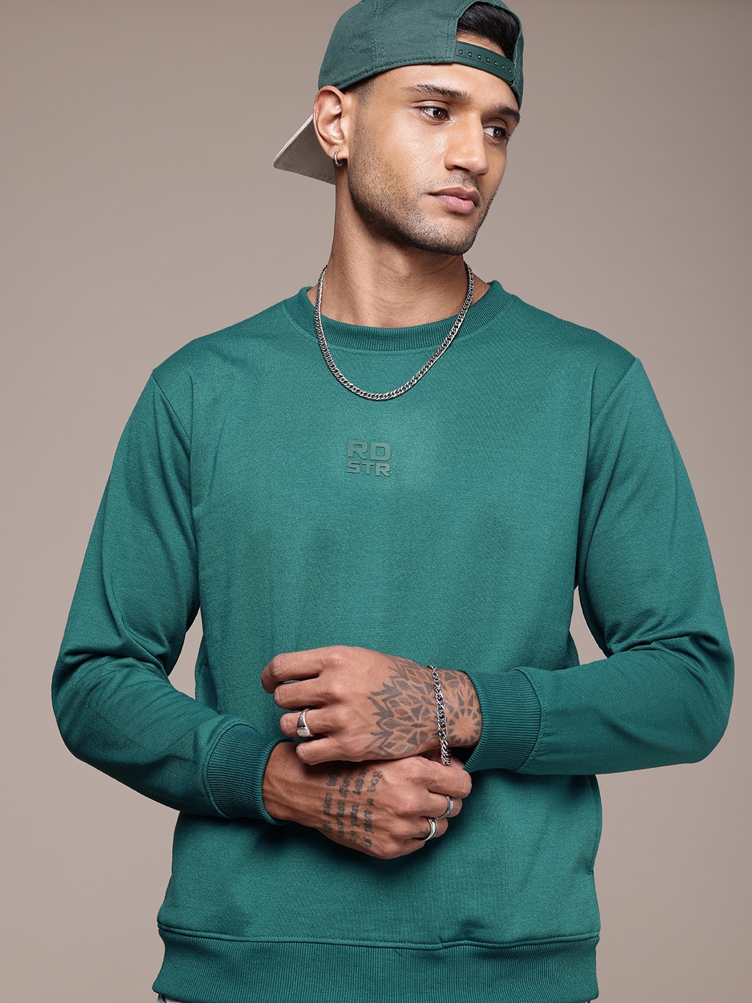 

The Roadster Life Co. Solid Regular Fit Sweatshirt, Green