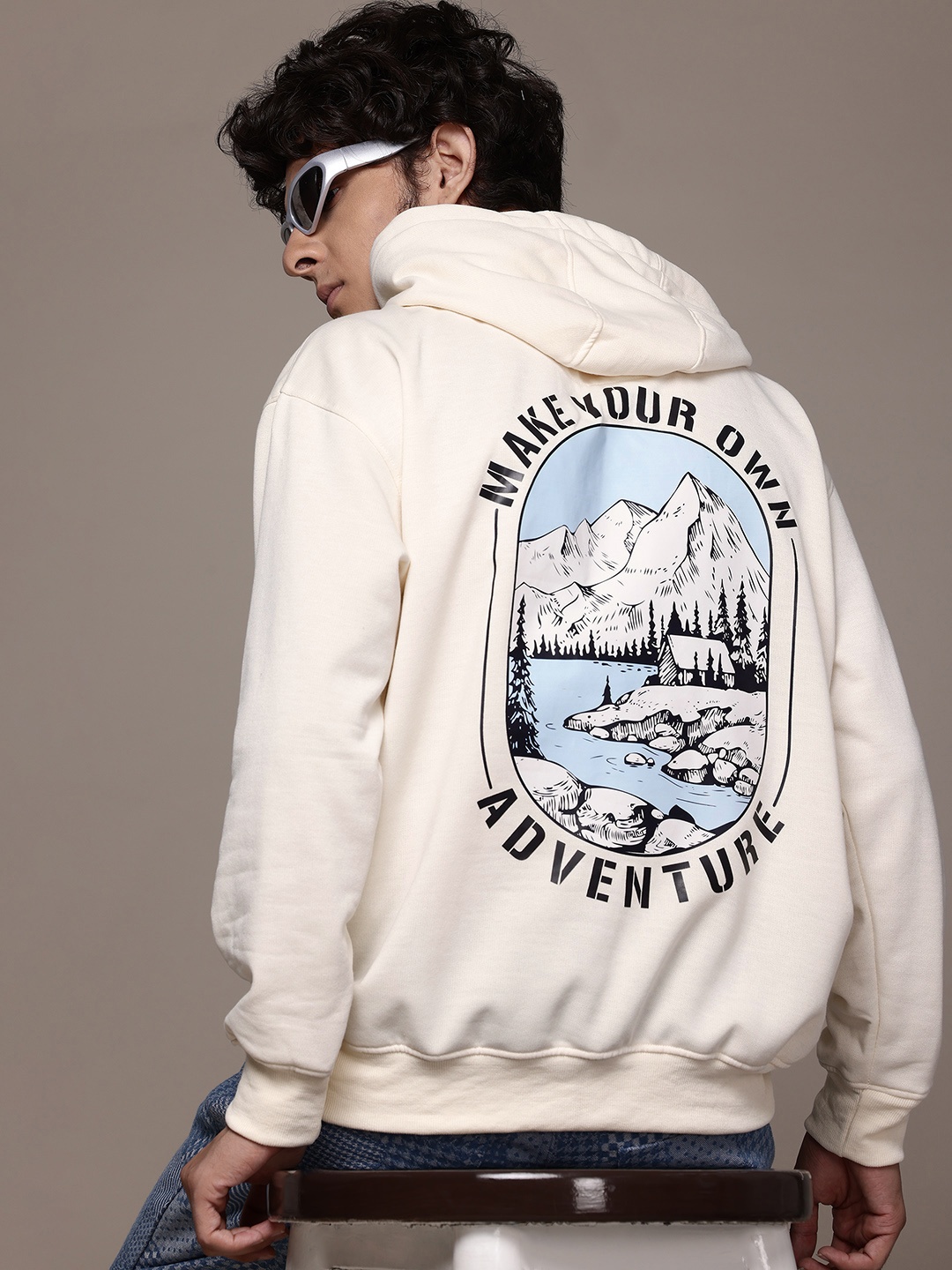 

The Roadster Lifestyle Co. Men Printed Relaxed Fit Hooded Sweatshirt, Off white