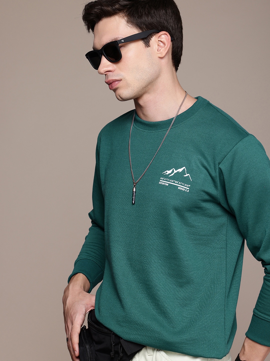 

The Roadster Life Co. Round Neck Regular Sweatshirt, Green