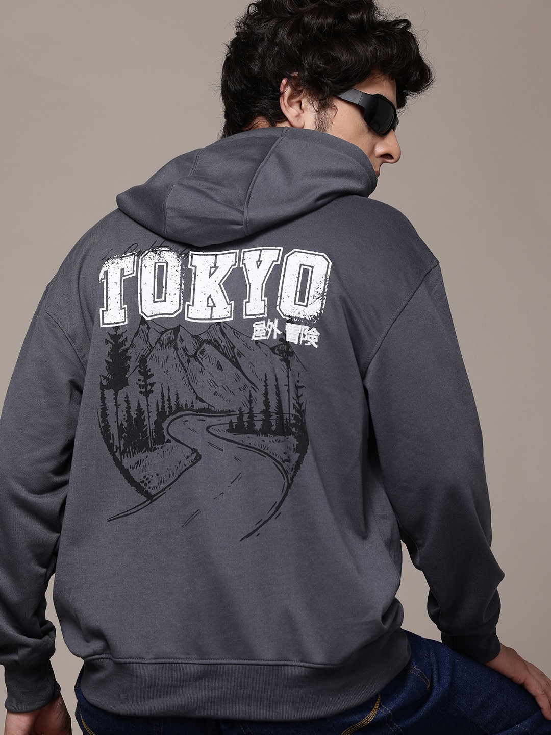 

The Roadster Lifestyle Co. Men Printed Relaxed Fit Hooded Sweatshirt, Charcoal
