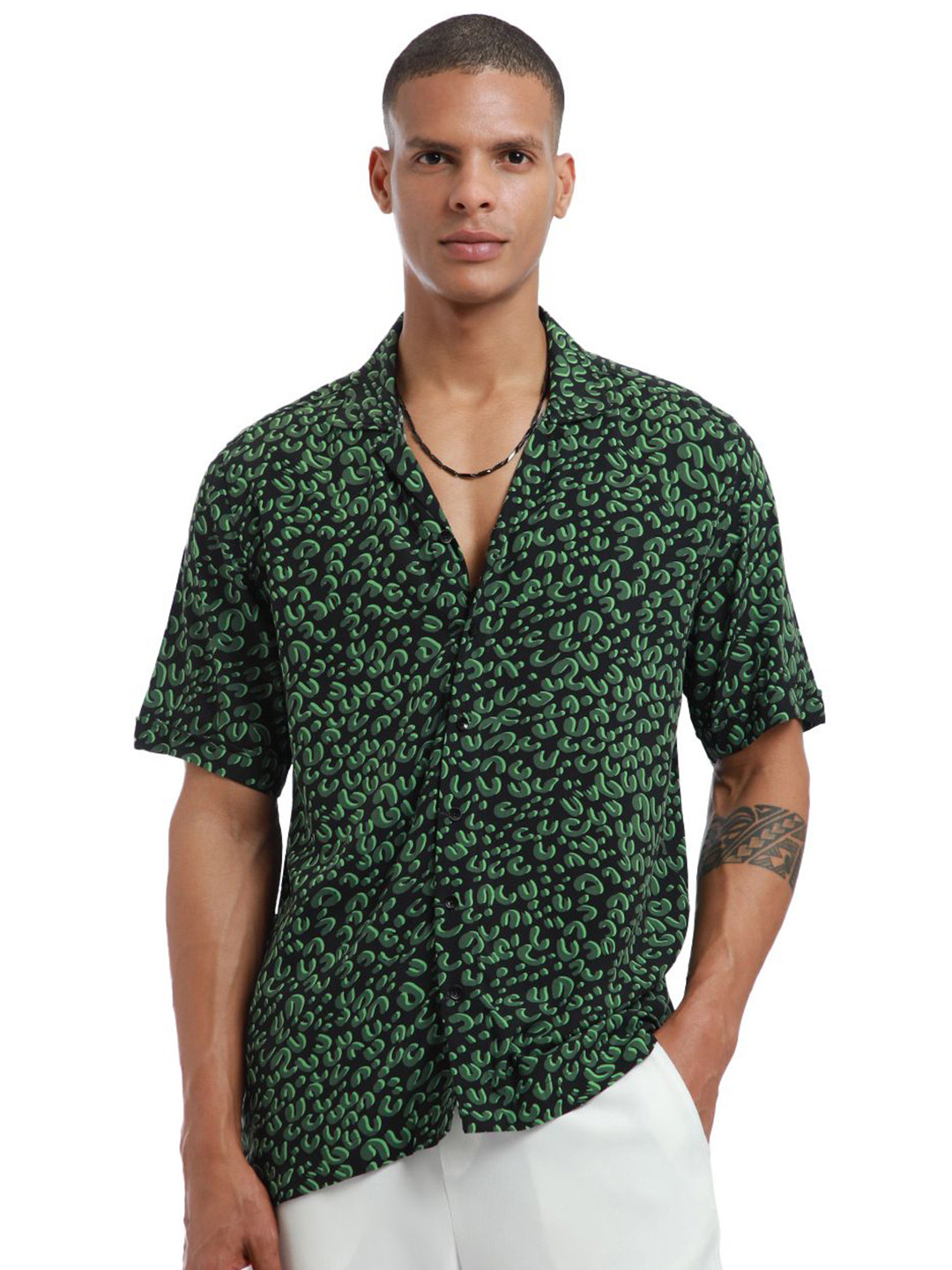 

Banana Club Men Classic Opaque Printed Casual Shirt, Green