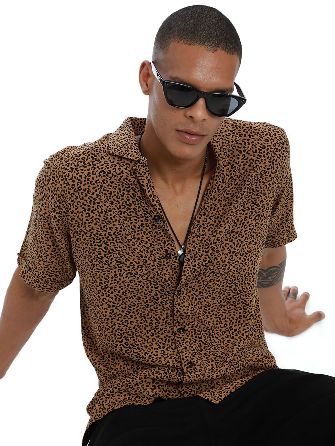 

Banana Club Men Classic Animal Opaque Printed Casual Shirt, Brown