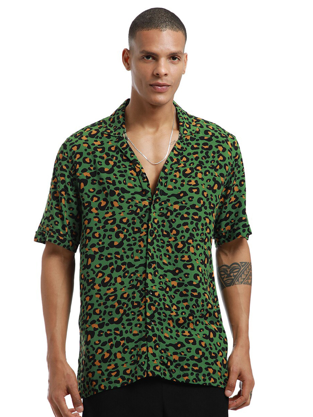 

Banana Club Men Classic Animal Printed Casual Shirt, Green