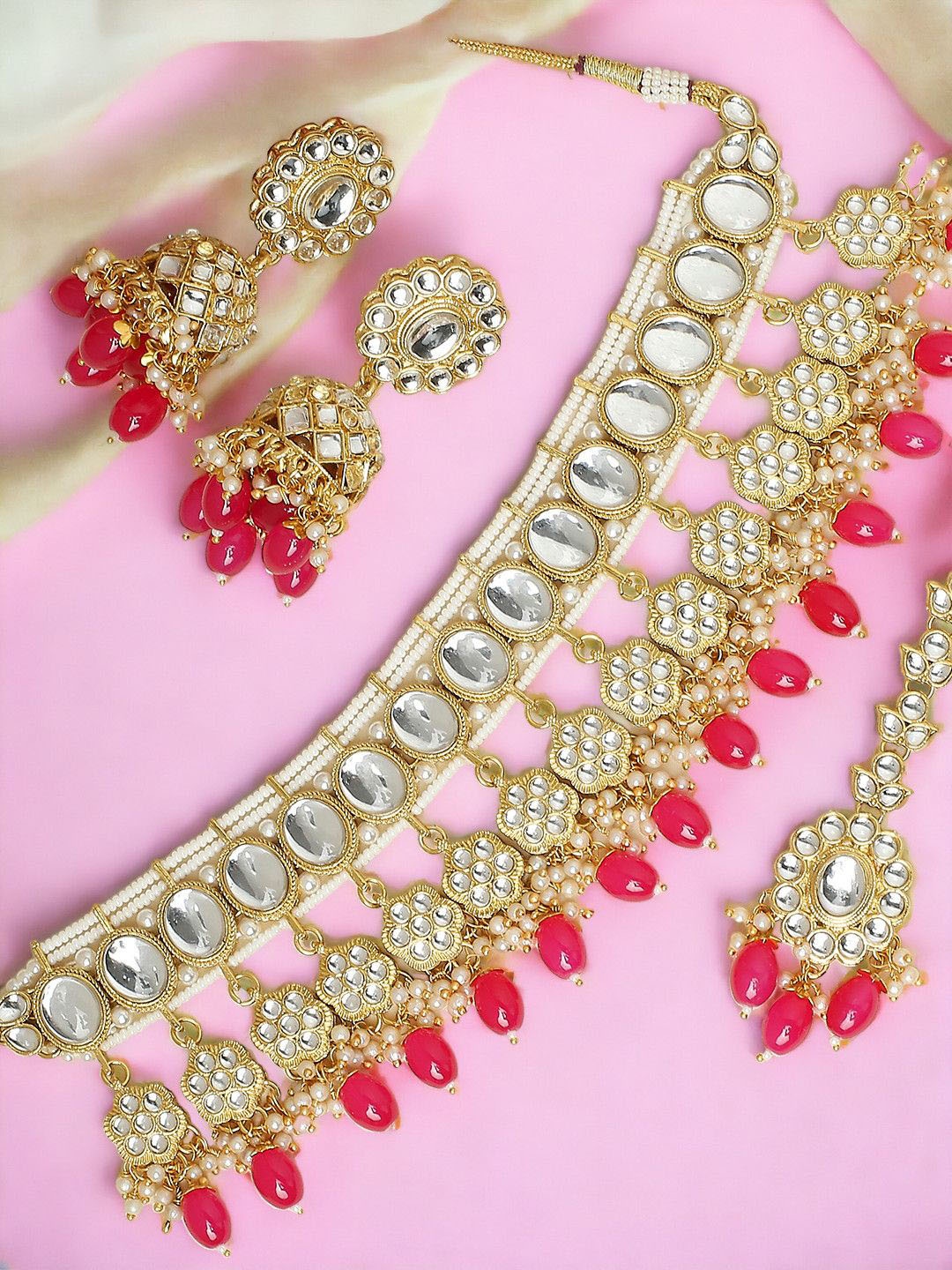 

Anouk Red Gold-Plated Kundan-Studded & Beaded Necklace & Earrings With Maang Tika