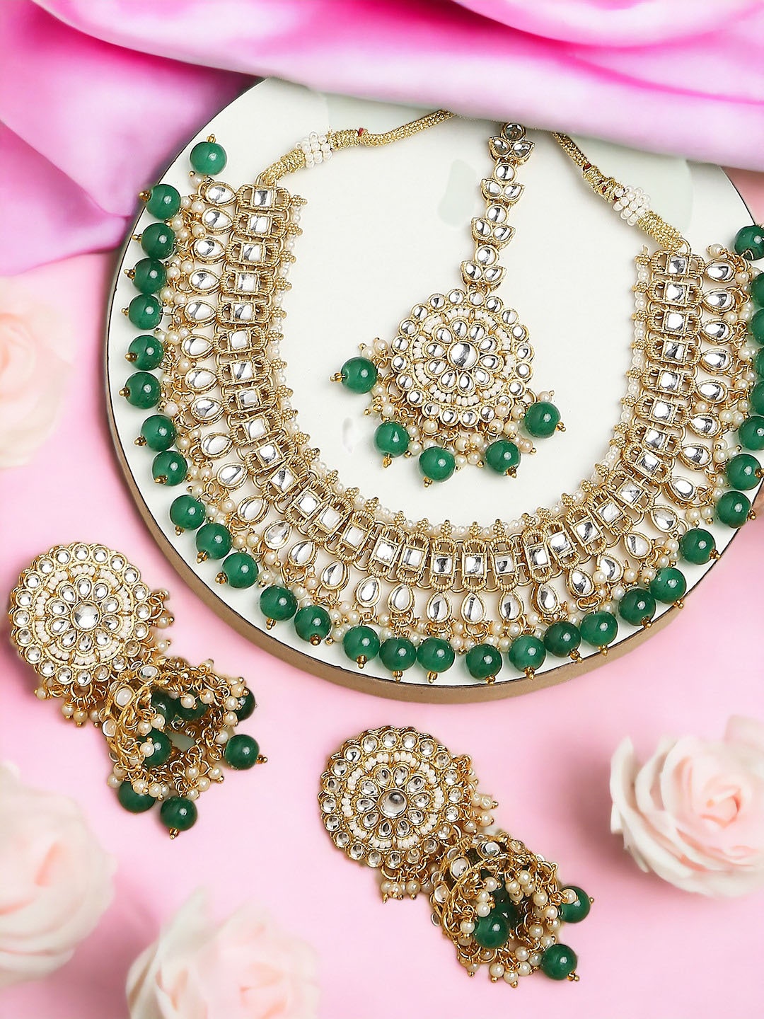 

ANOUK Green Gold-Plated Kundan-Studded & Beaded Necklace & Earrings With Maang Tika