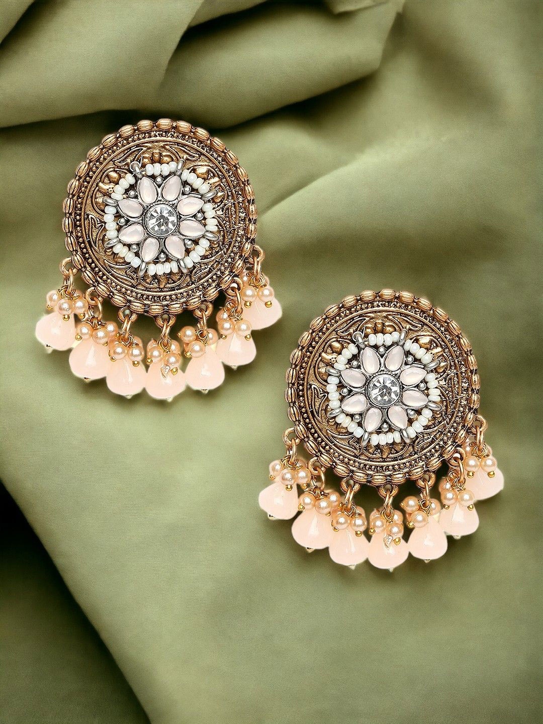 

Anouk Women Floral Studs Earrings, Gold