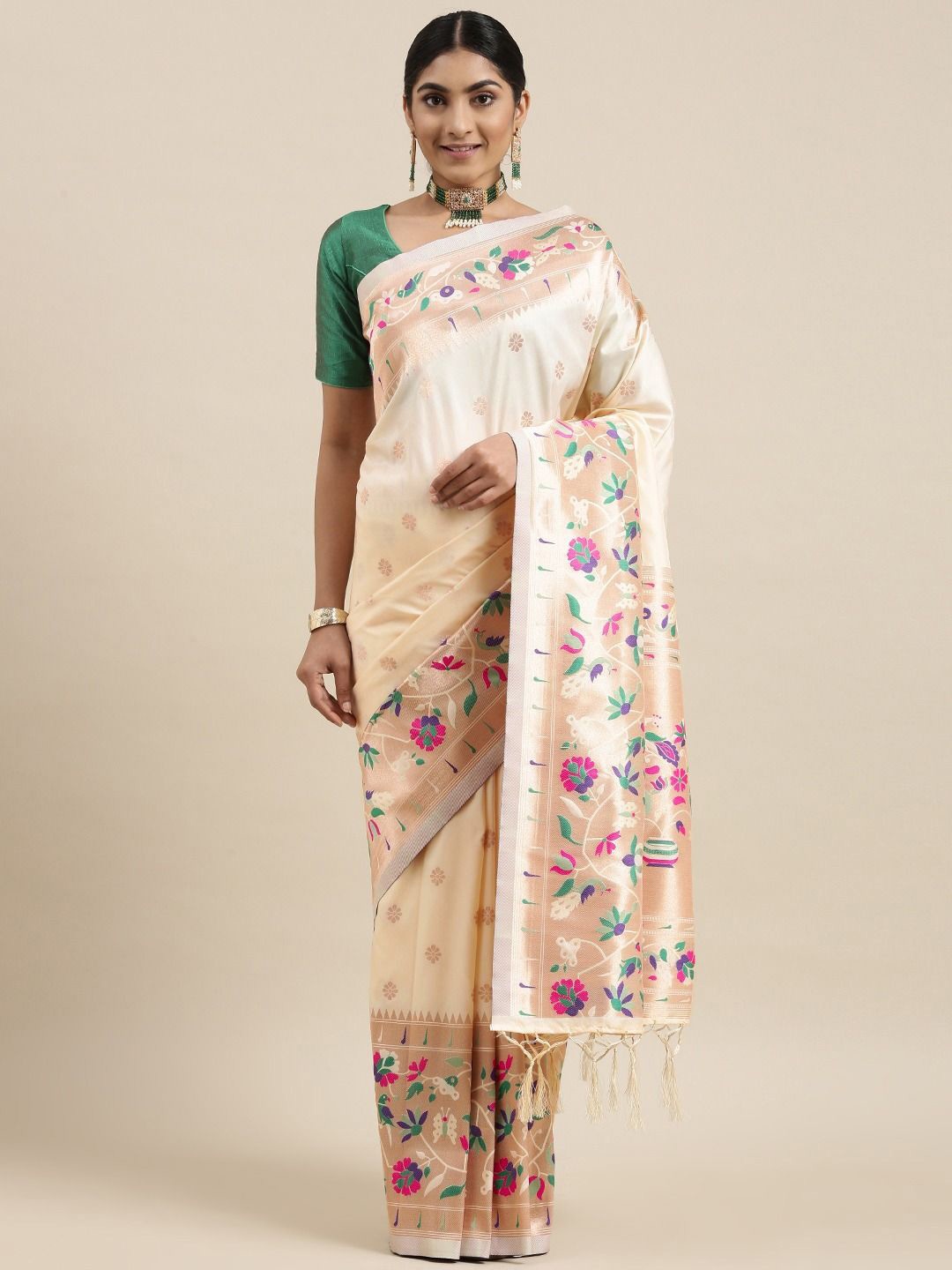 

LeeliPeeri Designer Woven Design Zari Kanjeevaram Saree, White