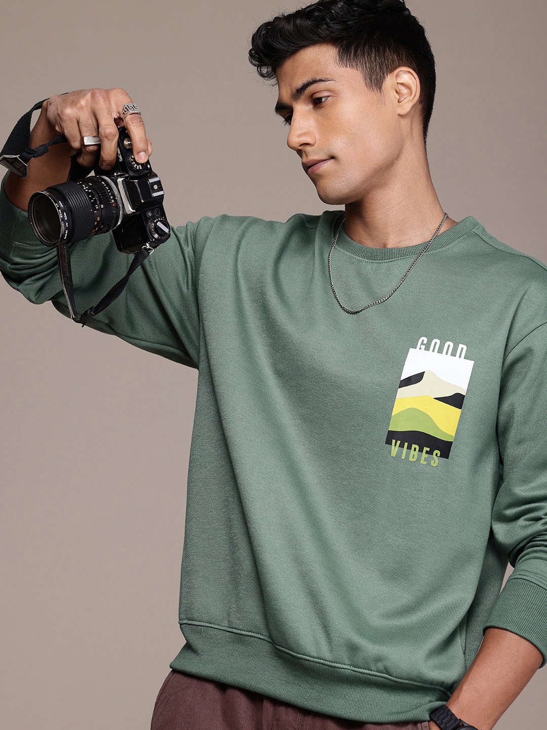 

The Roadster Life Co. Round Neck Relaxed Fit Sweatshirt, Green