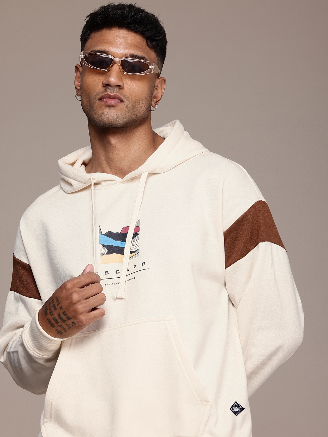 

The Roadster Life Co. Oversized Fit Graphic Printed Hooded Sweatshirt, Off white