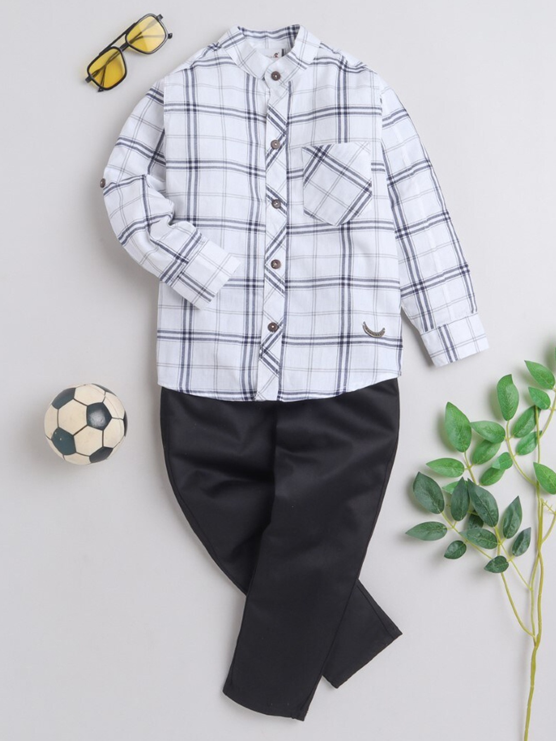 

BAATCHEET Boys Printed Mandarin Collar Pure Cotton Shirt With Short, White