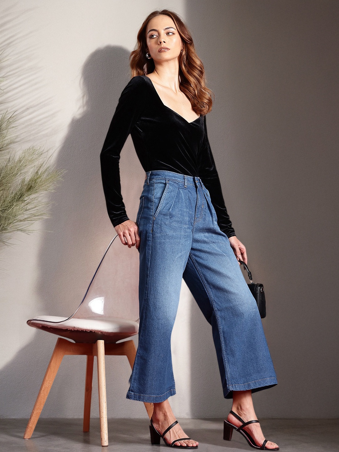 

all about you Women Wide Leg Light Fade Stretchable Pleated Cropped Jeans, Blue