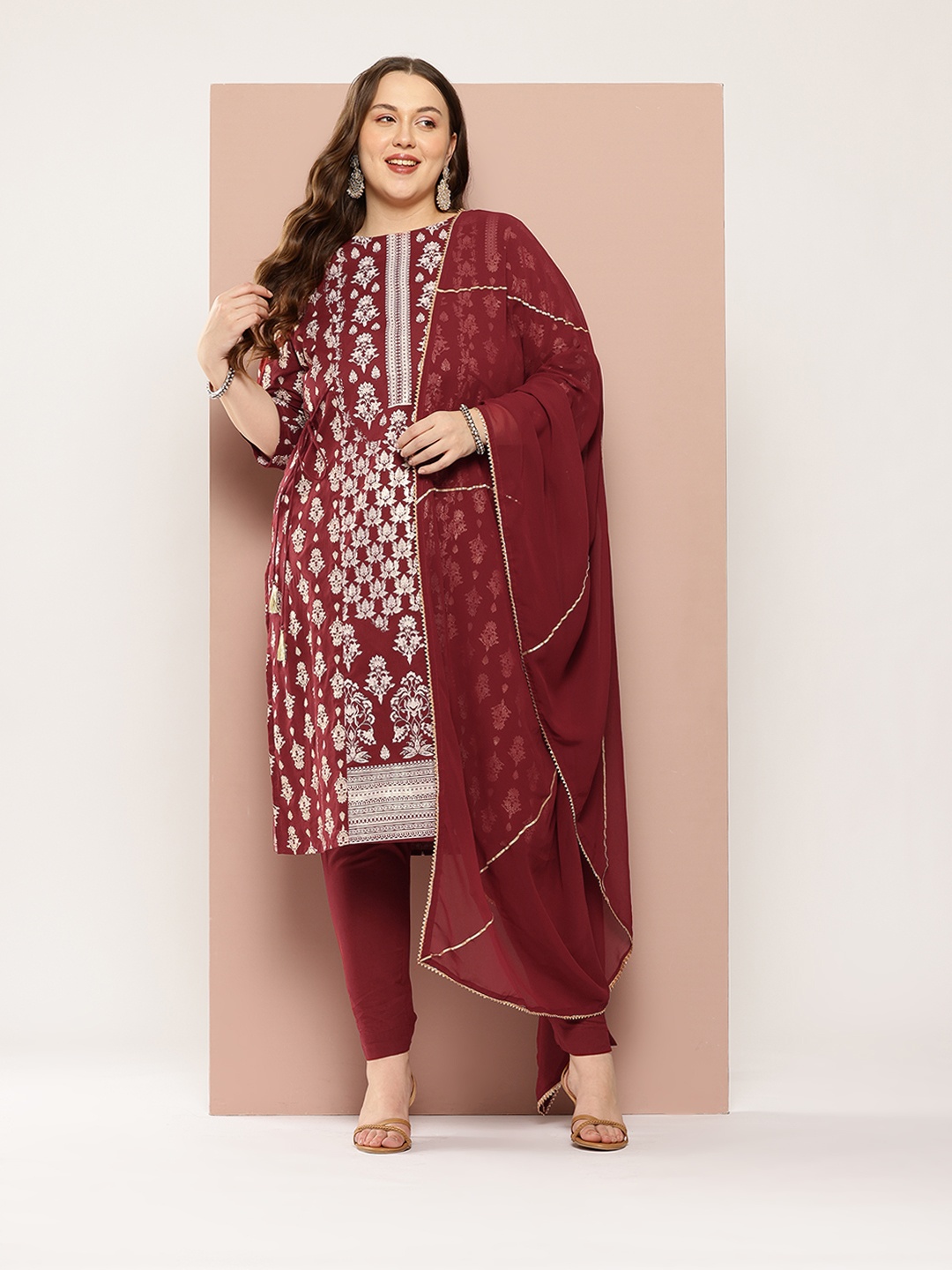 

Sztori Plus-Size Gotta Patti Ethnic Motif Print Pure Cotton Kurta with Trousers & Dupatta, Maroon